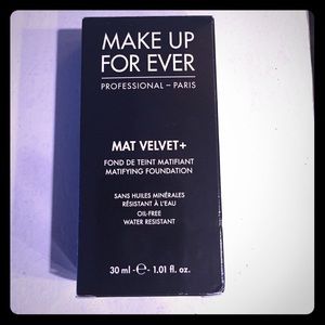 Makeup forever Mat Velvet+ 1.01 fl. oz. Color 25!