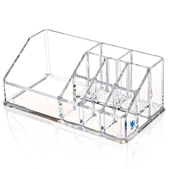 small clear cosmetics organizer