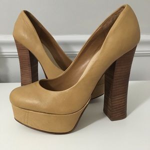 Steve Madden Nude Pumps