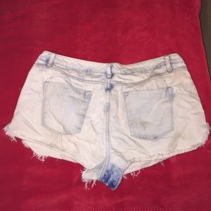 Denim shorts- Daisy dukes