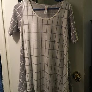 LuLaRoe two-toned Gray & white checkered Perfect T