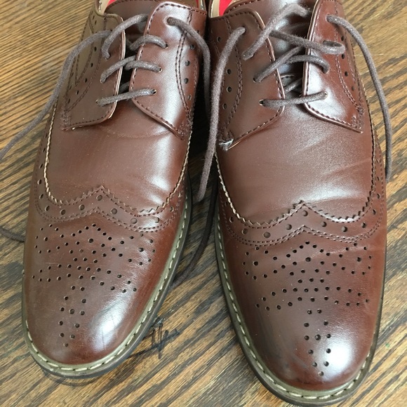 Mens brown dress shoes -- size 8.5