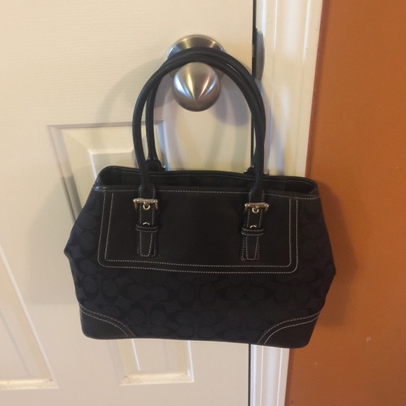 Coach F11220 Authentic