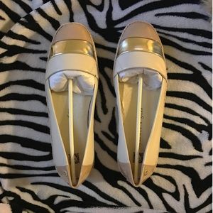 BEAUTIFUL & COMFY ANNE KLEIN FLATS - NEW IN BOX!