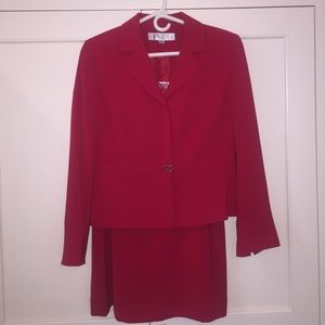 Tahari women's jacket and skirt