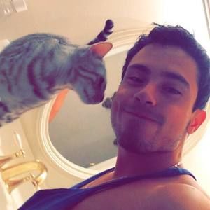 Meet your Posher, Max