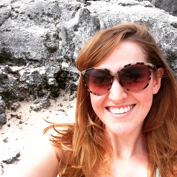 Meet your Posher, Carol - Picture 2 of 5