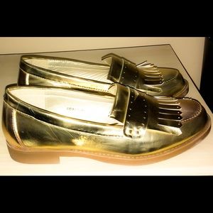 Cute Hot Metallic Gold Tassel Loafers !!!