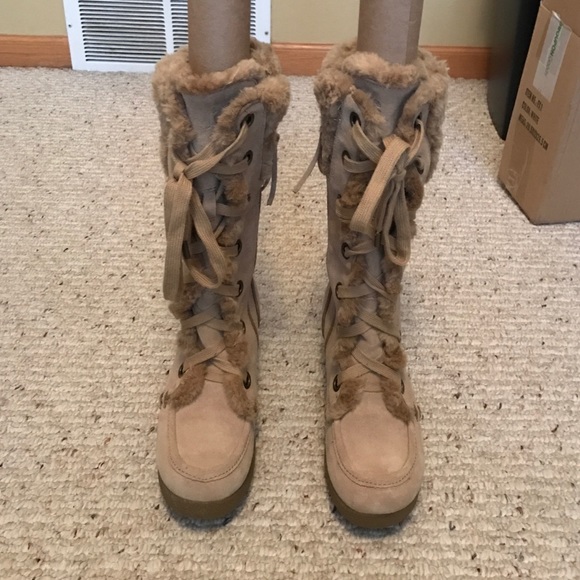 NWOT Report boots