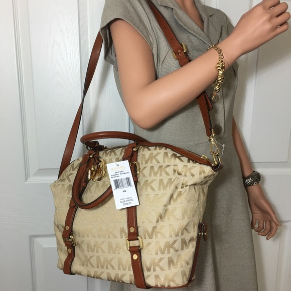 New Michael Kors Bedford Satchel - Picture 2 of 4