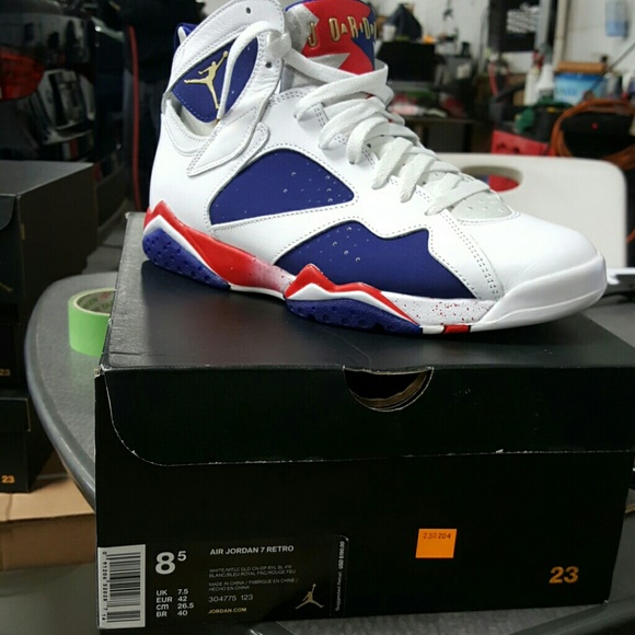 Retro 7 - Picture 1 of 4