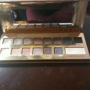 It cosmetics eyeshadow pallette