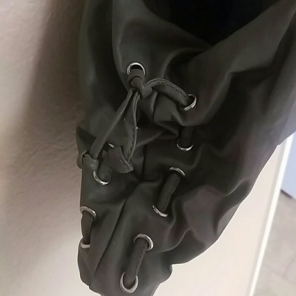 Handbag - Picture 2 of 3