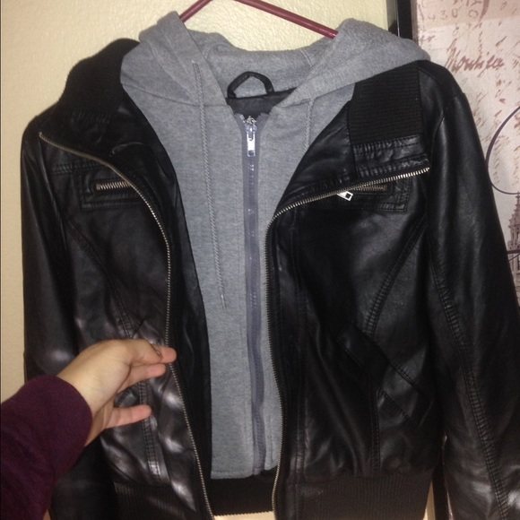 Leather jacket - Picture 1 of 2