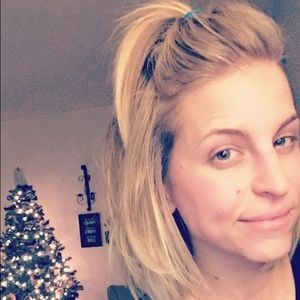 Meet your Posher, Desiree