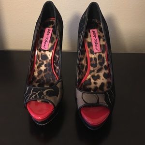 Betsey Johnson lace pumps