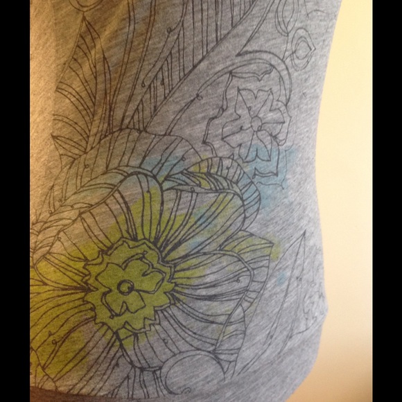 Gray Roxy Top - Picture 3 of 4