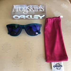 Oakley Frogskins