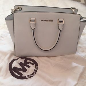 White Micheal Kors Selma Handbag