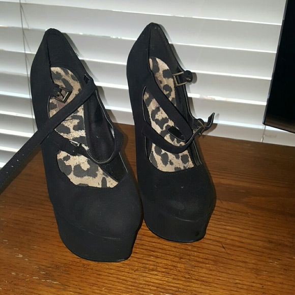 Mary Jane Pumps