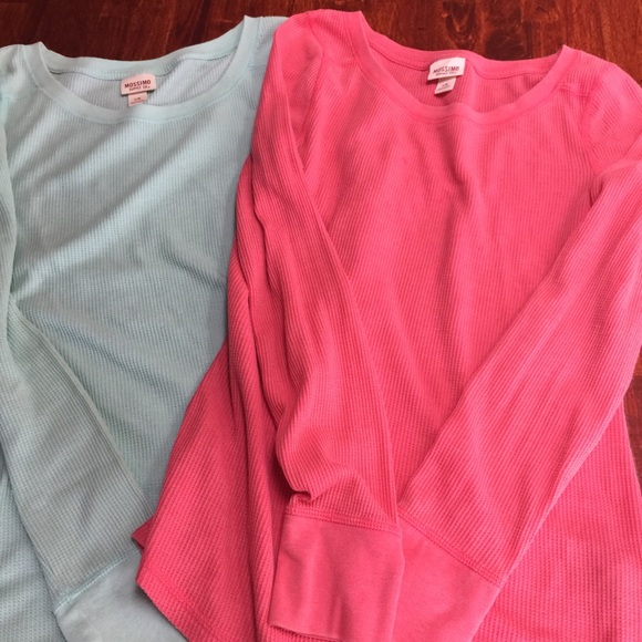 Mossimo  2 textured long sleeve tops