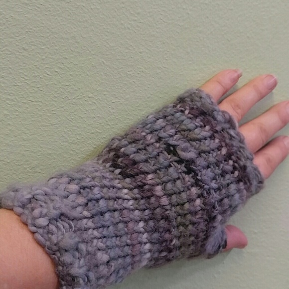 Fingerless gloves