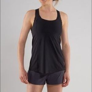 Black Lululemon run weightless singlet tank
