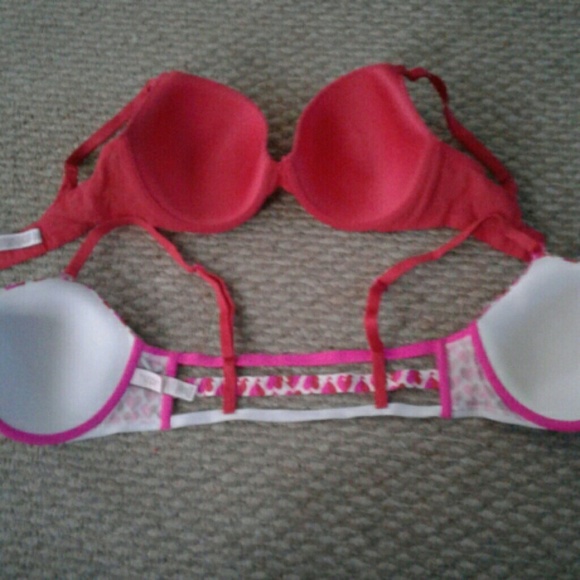 2 victoria secret bras - Picture 2 of 4