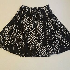 Lularoe skirt with pockets