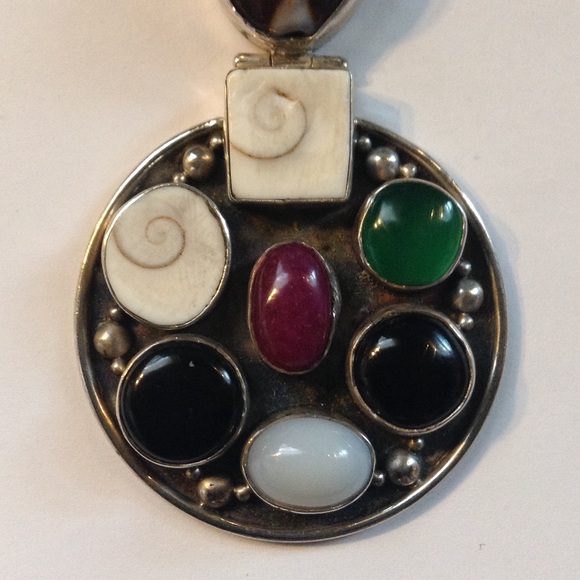 Artisan Crafted | Shiva Shell/Chalcedony Pendant - Picture 2 of 4