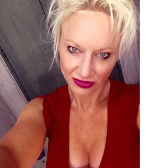 Meet your Posher, Sandy