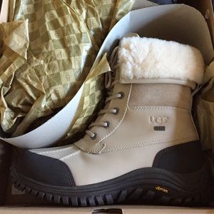 UGG Boots Adirondack 2