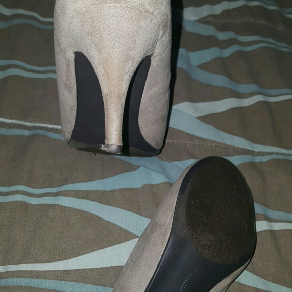 Pumps - Picture 3 of 4