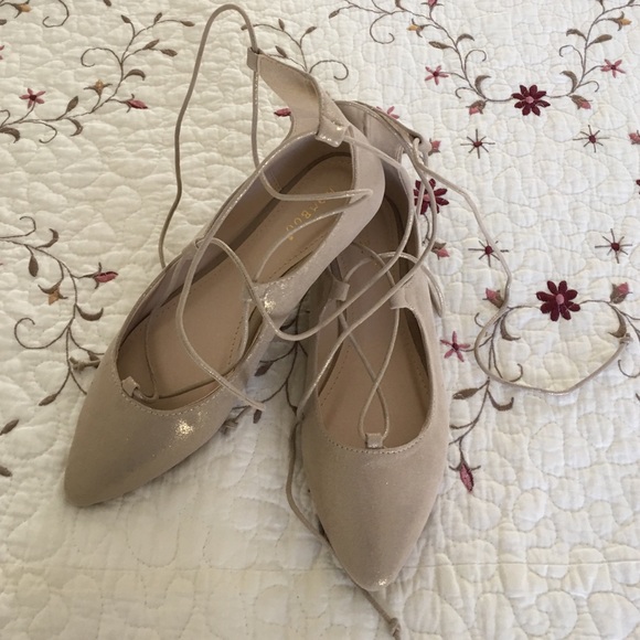 Shoes 🌸🌸 - Picture 2 of 3
