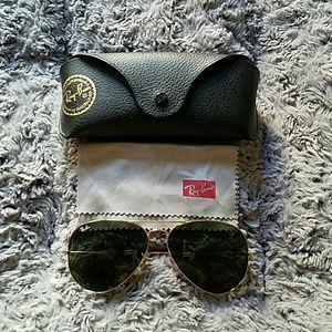 Authentic 1 yr old Ray-Ban Sunglasses Classic 62mm