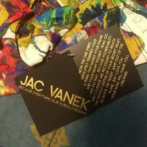 SOLD Floral Long sleeve crop top from jac vanek - Picture 4 of 4