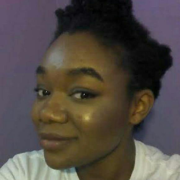 Meet your Posher, Shakira - Picture 1 of 1