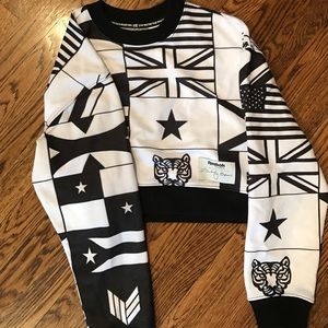Reebok Sweatshirt Crop Top
