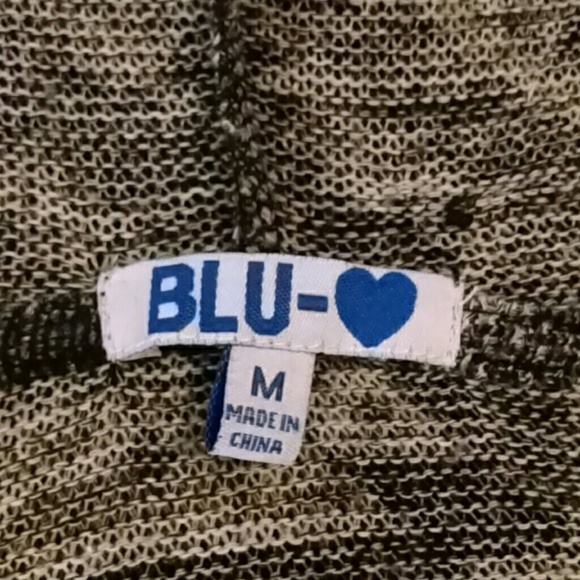 Blue Heart sweater - Picture 2 of 3