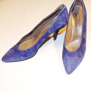 Charles Jourdan Shoes - Charles Jourdan Suede Classic Pumps Charles Jourdan Shoes - Charles Jourdan Suede Classic Pumps