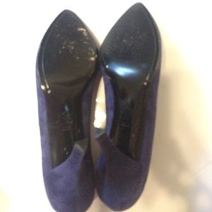 Charles Jourdan Shoes - Charles Jourdan Suede Classic Pumps Charles Jourdan Shoes - Charles Jourdan Suede Classic Pumps