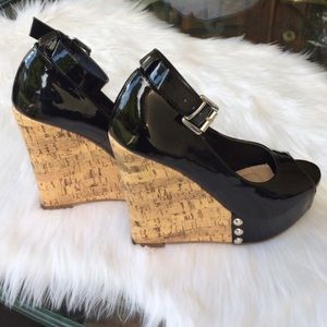 Shoe Dazzle metallic black wedges