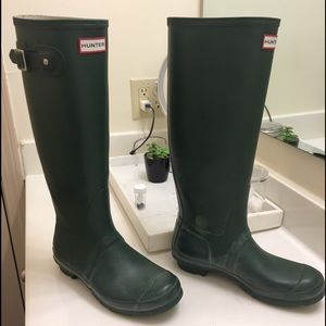 Hunter Original Tall Rain Boots / Dark Green / 8