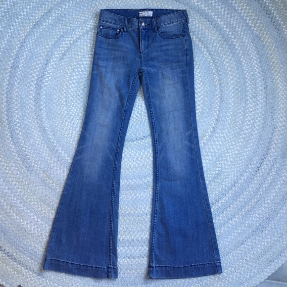 Free people size 25 (short) flared jeans.