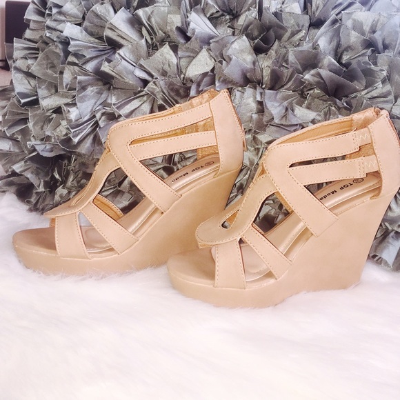 Cute Nude Spring/Summer Fun Strappy Wedges
