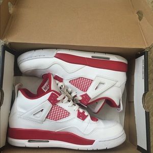 Jordan's Retro 4