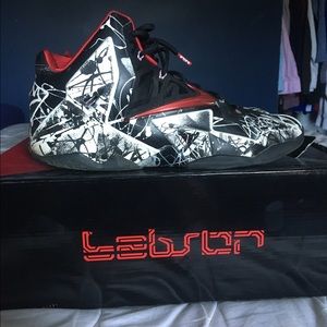 Lebron Graffiti 11