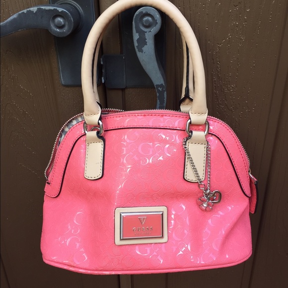 Brand new guess purse very cute