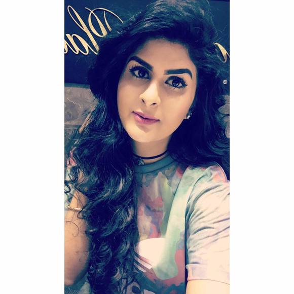 Meet your Posher, Ifrah