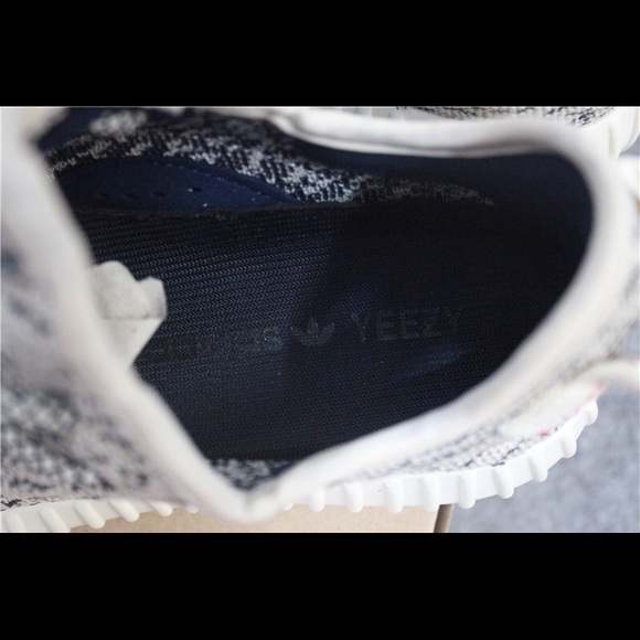 Yeezy Turtle Doves 350 Womens - Picture 4 of 4